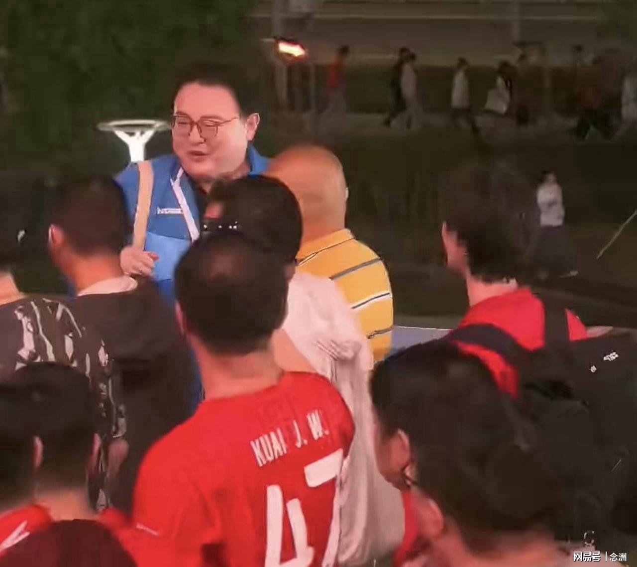 888贵宾厅相关图片